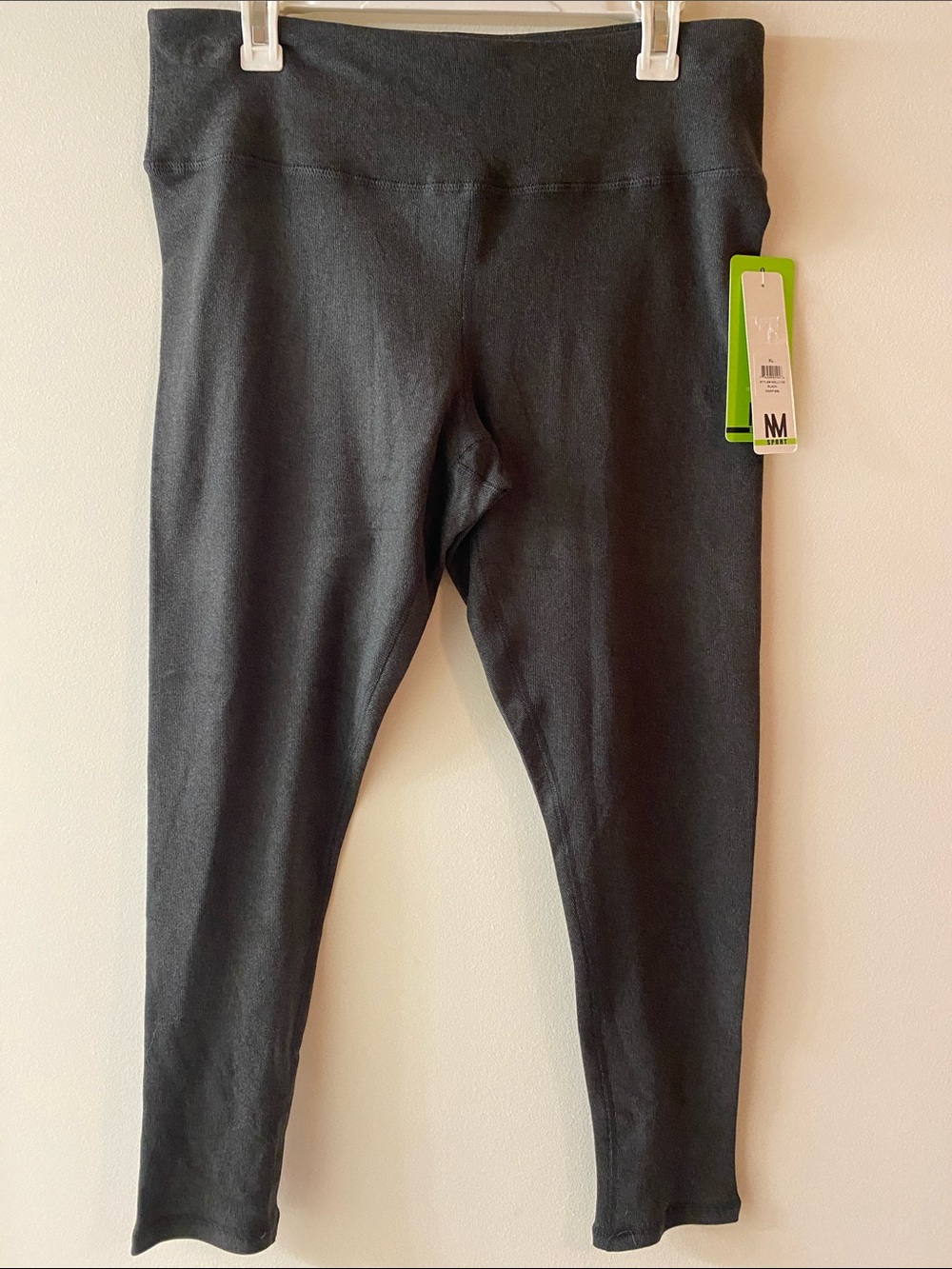 Nicole Miller Sport Charcoal Women’s Ribbed Crop Leggings.